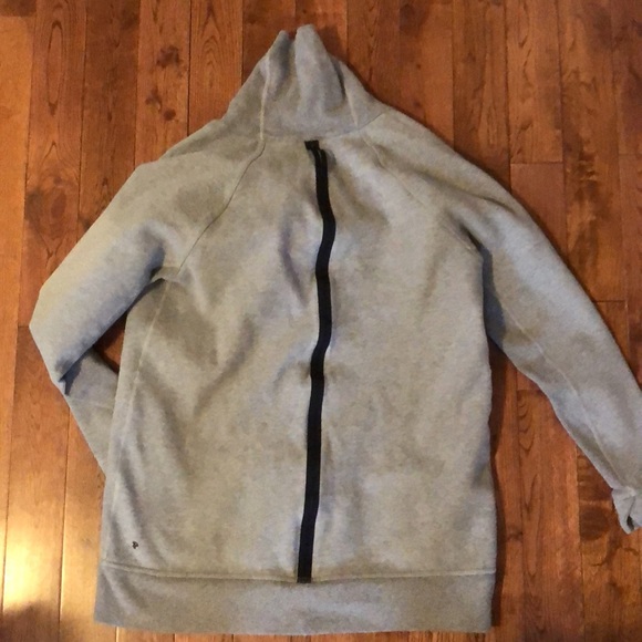 LULULEMON - VGUC-EUC Yin To My Yang Cardi (12) - Picture 11 of 16